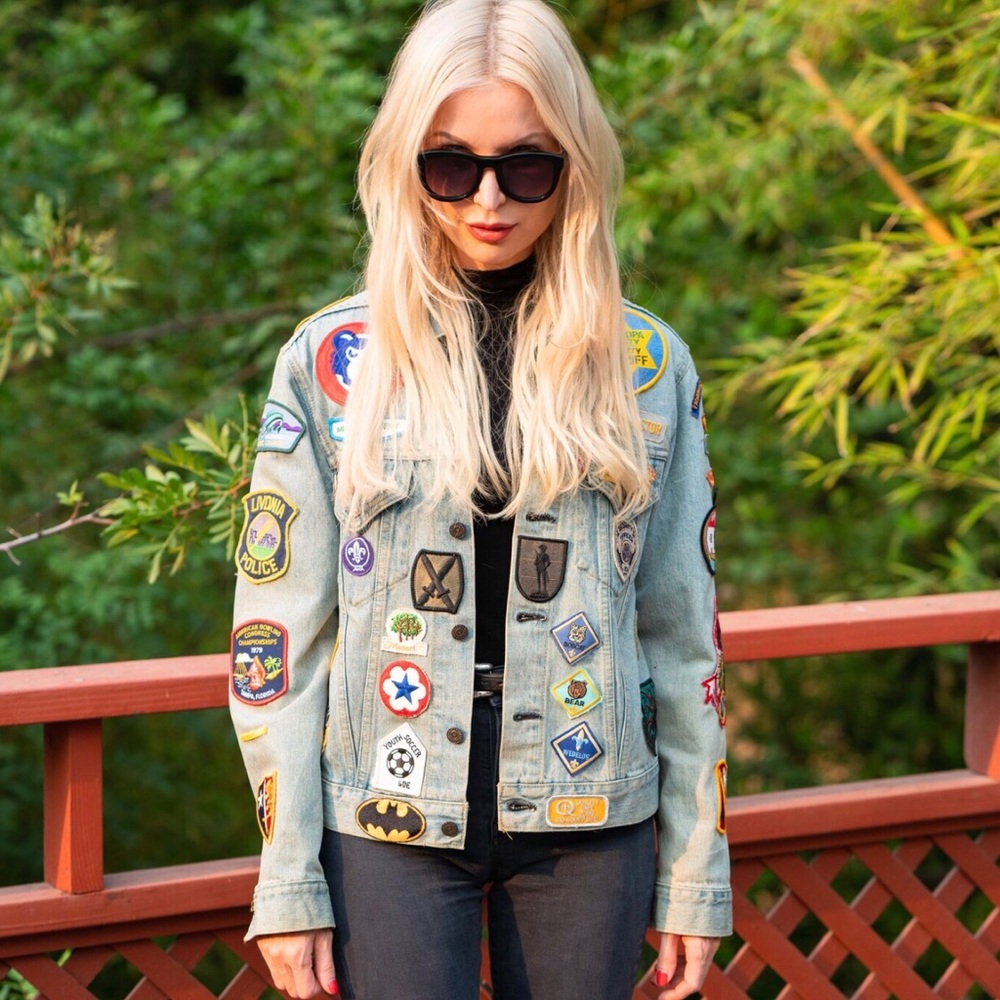 VINTAGE Patched Levis Denim Jacket - Picture 3 of 6